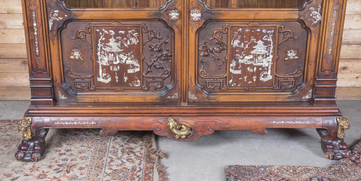 Important display cabinet with dragon and mother-of-pearl decoration-1