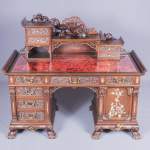 Important japanese style pedestal desk with dragons decoration