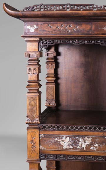 Shelves cabinet of Far Eastern inspiration, decorated with floral vases in mother-of-pearl and ivory-3