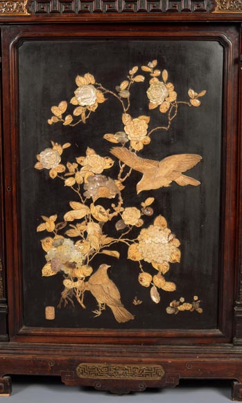 Gabriel Viardot (attributed to) - Japanese style presentation cabinet with a laquer and mother-of-pearl decor-13