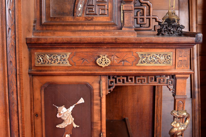 Gabriel VIARDOT (attributed to) - Asymmetrical cabinet with rich engraved and sculpted decoration of extreme oriental inspiration-8