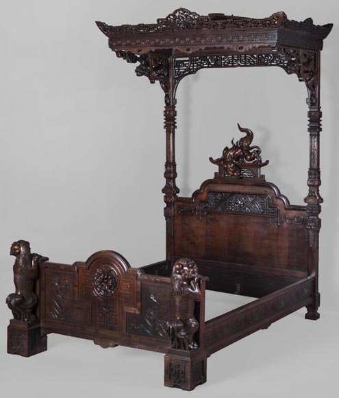 GABRIEL VIARDOT (attr. to) - Bedroom furniture composed of a wardrobe  and a bed in tinted sycamore-1