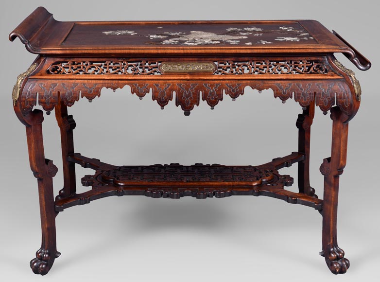 Gabriel Viardot (attributed to), Japanese table with bones birds