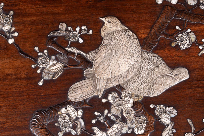 Gabriel Viardot (attributed to), Japanese table with bones birds
