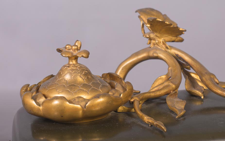 Frédéric-Eugène PIAT (1827-1903) (model by) for Maison PERROT (bronze maker) - Elegant japonese-style inkwell with butterfly-4
