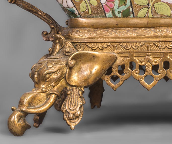 Ignac FISCHER - Chinese style jardiniere, in earthenware and gilded bronze-8