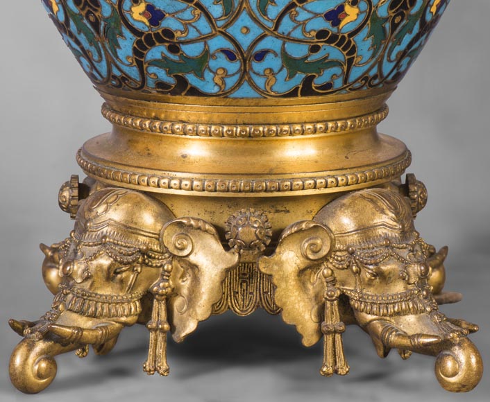 Beautiful pair of Orientalist style vases in cloisonné enamels after a model by Edouard Lièvre-2