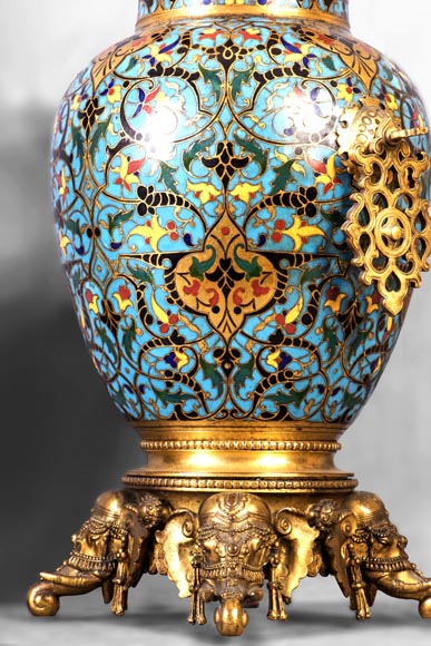 Beautiful pair of Orientalist style vases in cloisonné enamels after a model by Edouard Lièvre-7
