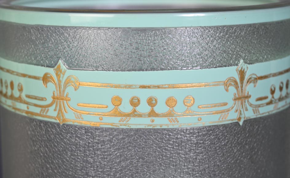 Baccarat Crystal (after), large cylindrical vase in green and white double-layered glass decorated with fleur-de-lis horsemen-4