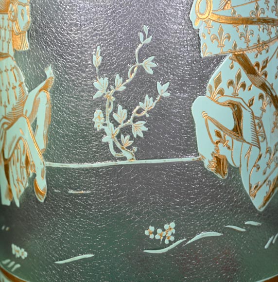 Baccarat Crystal (after), large cylindrical vase in green and white double-layered glass decorated with fleur-de-lis horsemen-6