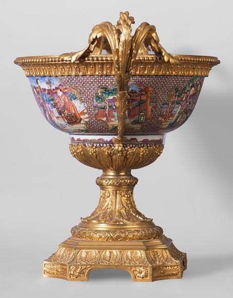 Canton porcelain cup with a beautiful gilt bronze mount, 19th century-1