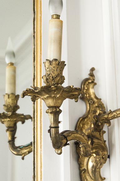 Pair of Louis XV gilded bronze wall lights - Appliques, sconces