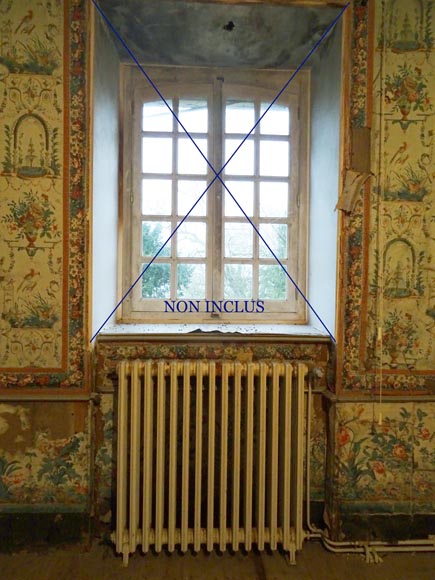 A beautiful set of polychrome wallpaper from a room-2