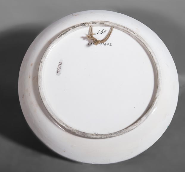 Théodore DECK (ceramist) and Anthony Ludovic REGNIER (painter) - Ceramic dish glazed with striped lily and butterfly on a blue background-5