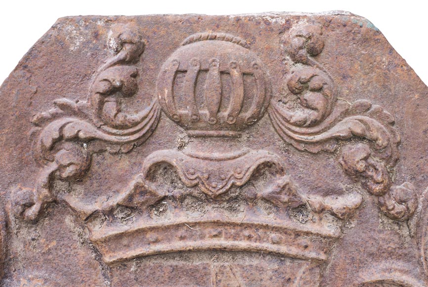 Cast iron fireback from the 17th century, decorated with a knight's height-1