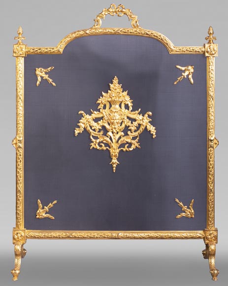 Fire screen in gilt bronze with Satyr mask-0