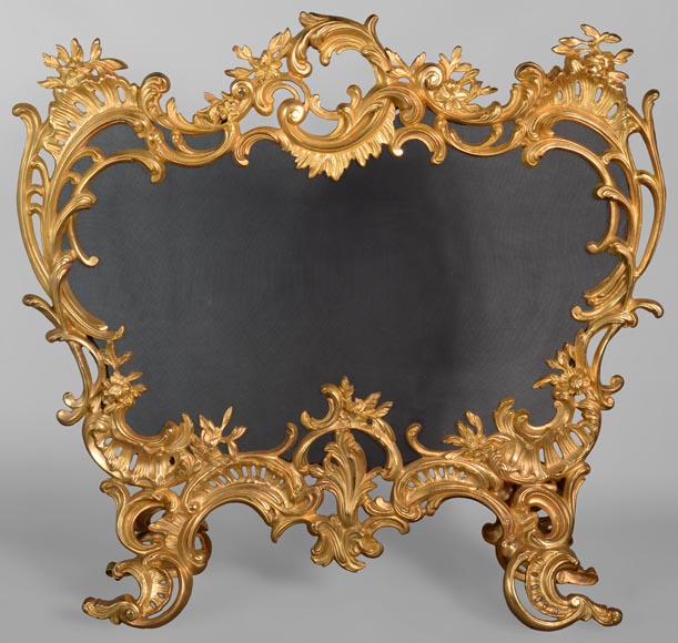 Very rich Louis XV style firescreen in gilt bronze-0