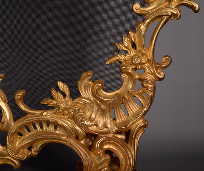 Very rich Louis XV style firescreen in gilt bronze-5