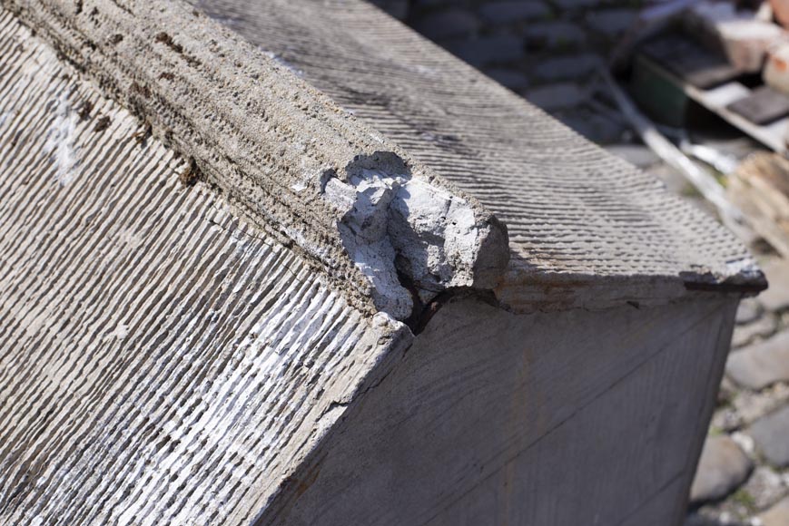 Beautiful cement doghouse in Rocaille style-6