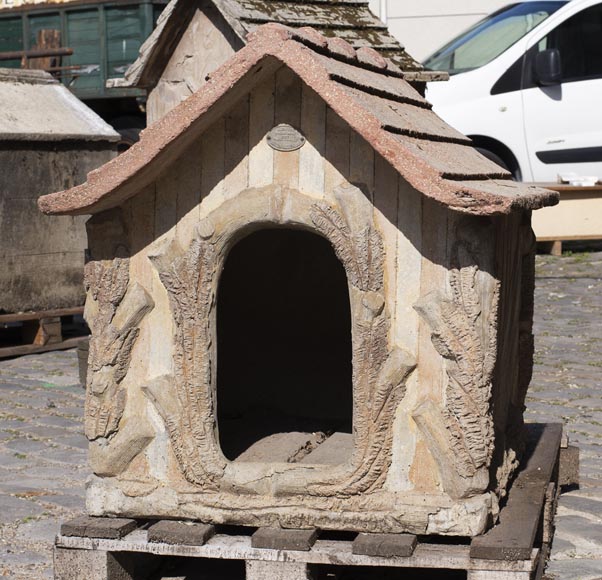 Beautiful cement doghouse in Rocaille style-1