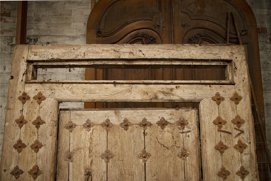 Entrance door and its frame of Spanish origin from the 18th century-1
