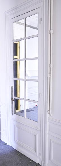 Simple door with small mirrors-1