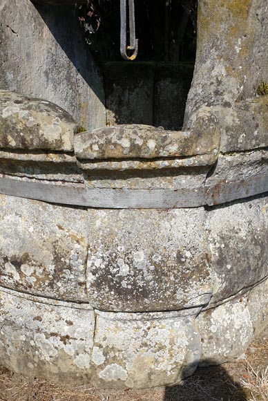 Stone well from the Louis XIV period-8