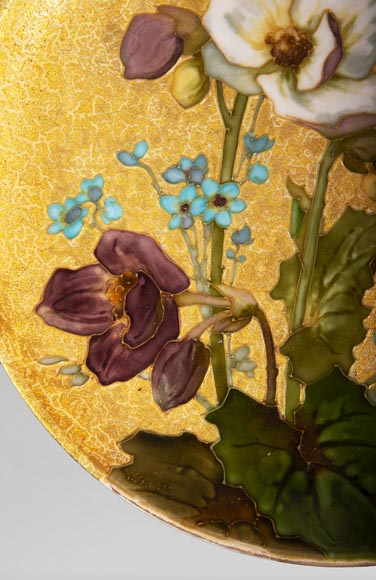 MANUFACTURE DE SÈVRES - WALTER Glazed ceramic plate decorated with flowers on a gold background-2