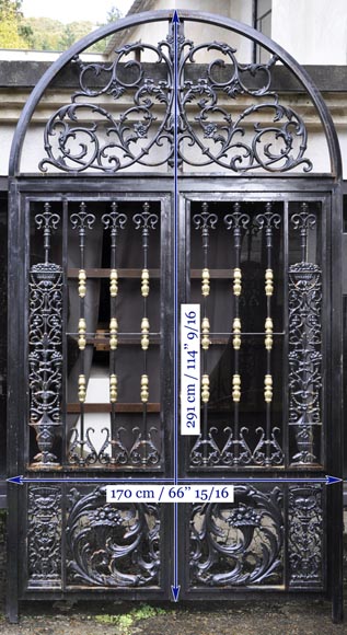 Set of six modern cast iron doors in the style of 18th century gates-16