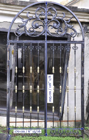 Set of six modern cast iron doors in the style of 18th century gates-17