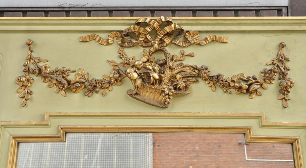 Beautiful antique Louis XVI style pier glass with basket decor and flowers in gilded stucco and green lacquer-1