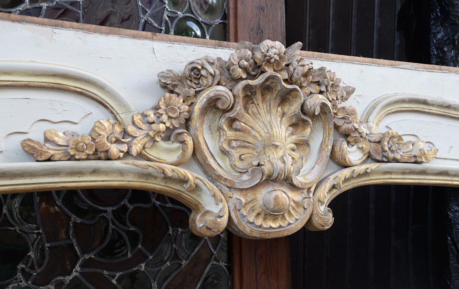 Wooden alcove with two doors and an arcade in carved and gilded wood, Louis XV style-2