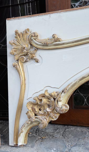 Wooden alcove with two doors and an arcade in carved and gilded wood, Louis XV style-5