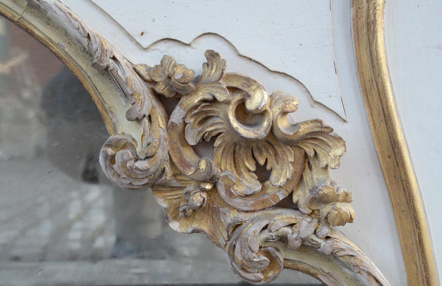 Wooden alcove with two doors and an arcade in carved and gilded wood, Louis XV style-6