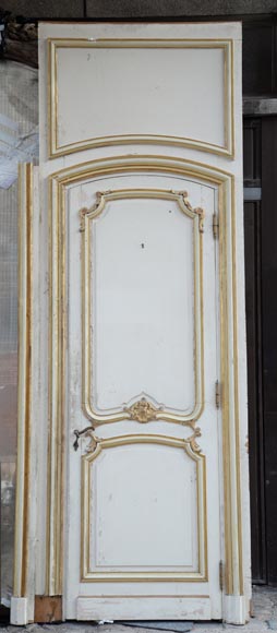 Wooden alcove with two doors and an arcade in carved and gilded wood, Louis XV style-8