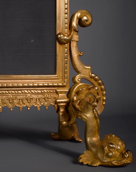 Beautiful gilt bronze firescreen with dolphins, late 19th century-5