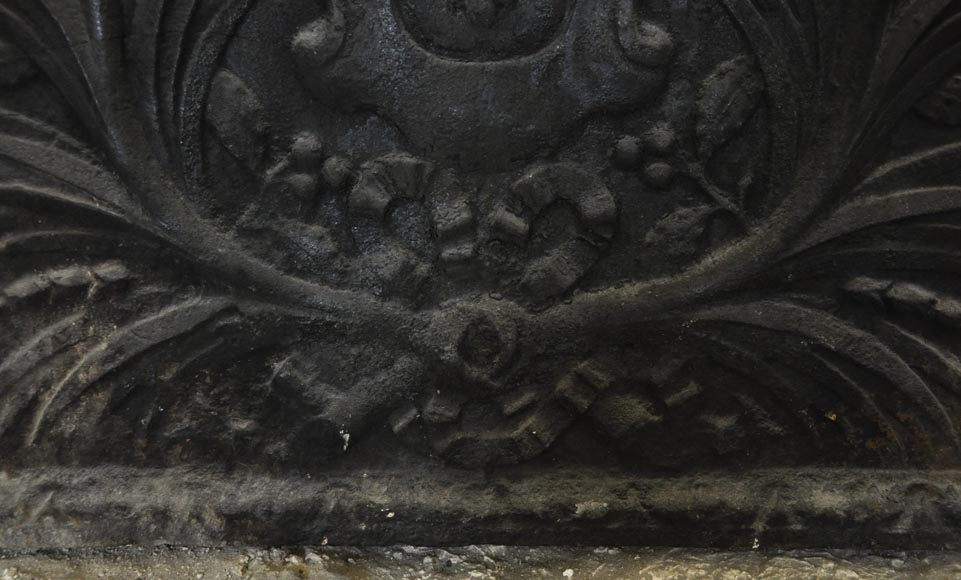 Antique cast iron fireback with French coat of arms, 19th century-4
