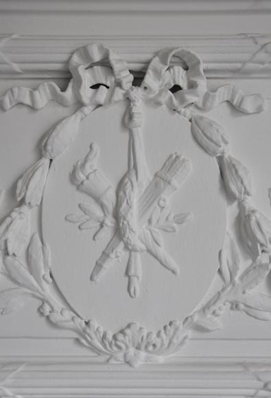 Antique Louis XVI style trumeau in painted stucco decorated with a flaming torch and quiver-2