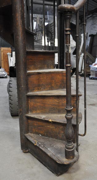 Rare Oak spiral staircase, 19th century-2