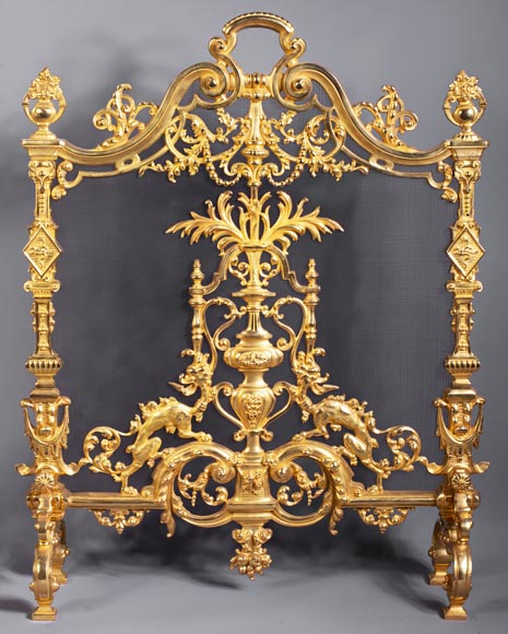 Antique Neo-Renaissance style fire screen in gilt bronze with chimera decoration-0