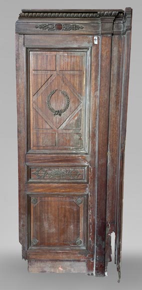 Set of Empire-style mahogany and bronze panelling and bookcases-12