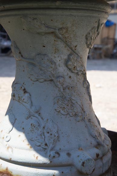 Antique cast iron town fountain with oak leaf decoration-7