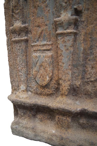 Important fireback with the coat of arms of Germain du val-6