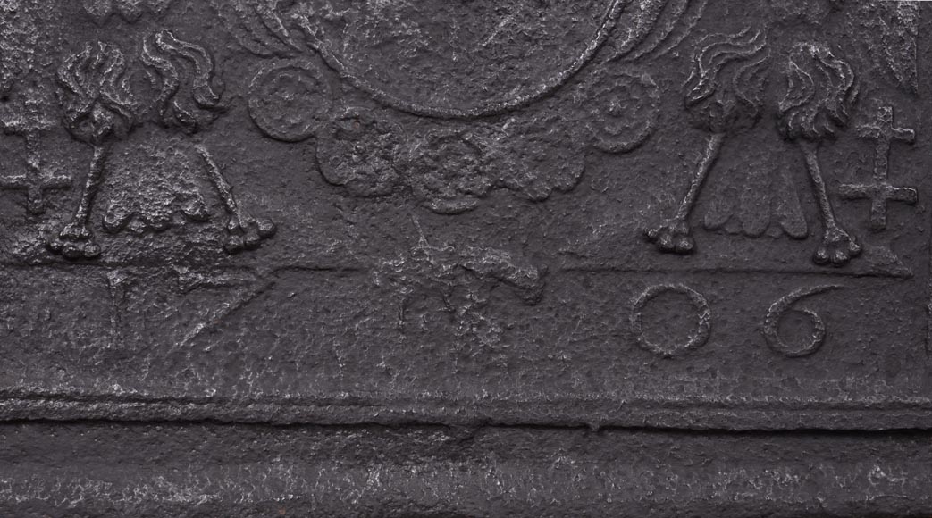 Cast iron fireback with coat of arms of Lorraine, dated 1706-6