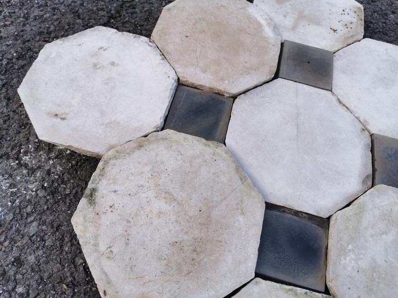 Floor composed of a set of octagonal cabochons in marble stone, around 7,5 m²-3