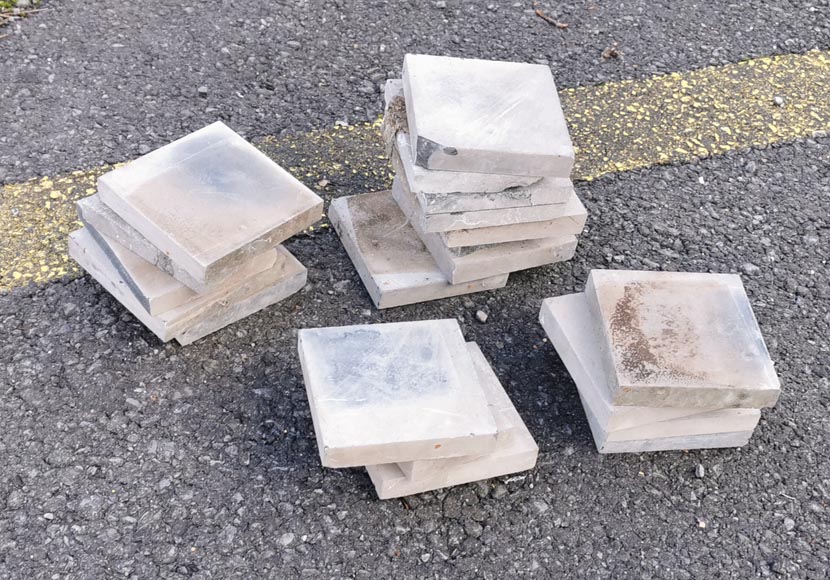 Floor composed of a set of octagonal cabochons in marble stone, around 7,5 m²-8