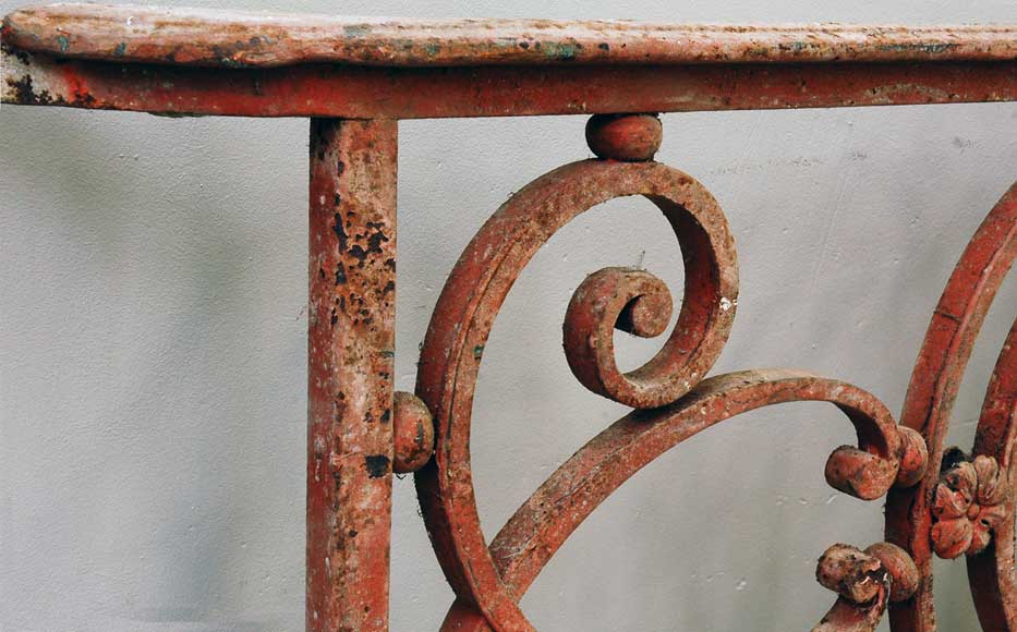 Single 18th century iron balcony railing.-3