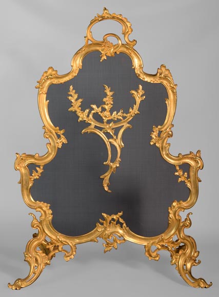 Louis XV firescreen with roses in gilt bronze-0
