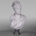 Albert-Ernest CARRIER-BELLEUSE « Woman with roses », bust in Carrara marble, second half of the 19th century