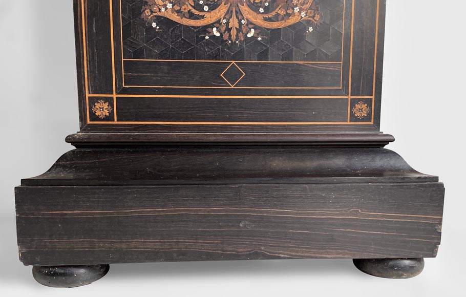 Charles Hunsinger (attributed to), Beautiful presentation stand with a marquetry decor, circa 1870-1880-6
